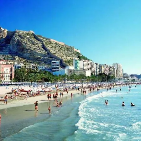 Atico Centrico Junto A La Playa Appartement