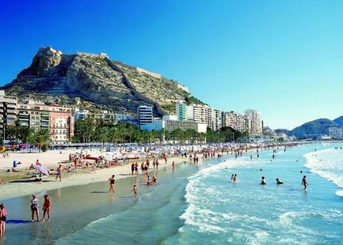 Atico Centrico Junto A La Playa Appartement